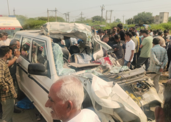 Seven killed as SUV crashes into stationary trailer in Gujarat's Bhavnagar